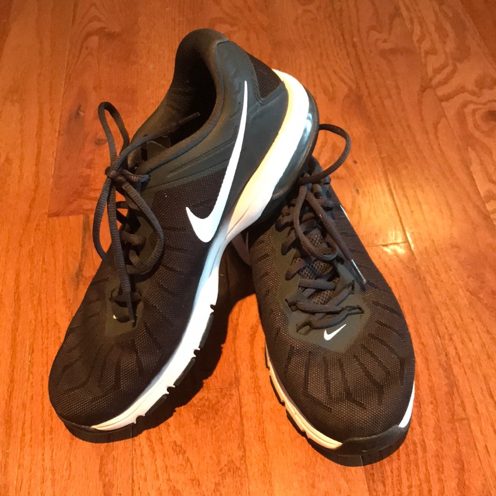 Men’s Nike Max Air Tennis Shoes